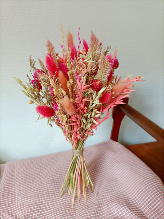 Bouquet en fleurs séchées et stabilisées fait main en rose